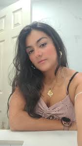 <em>Alejandra A.</em>